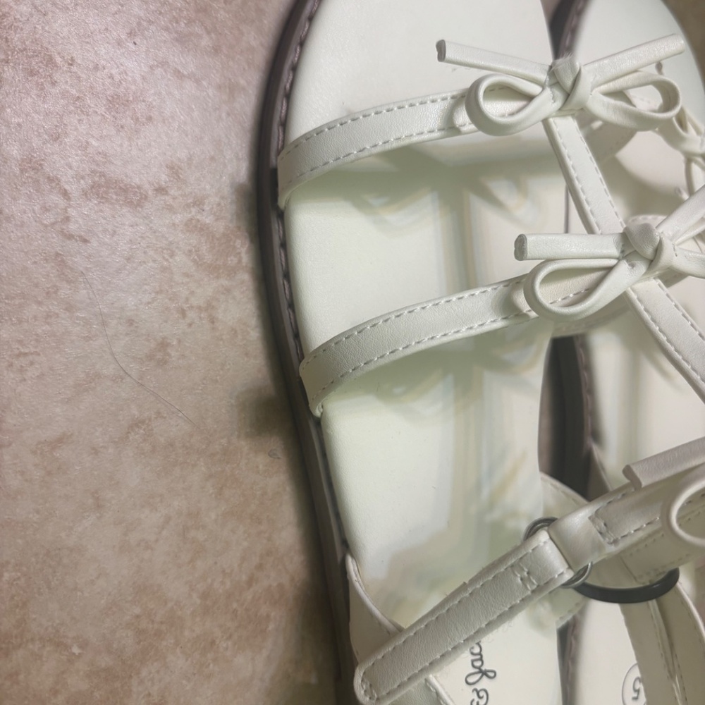Sandals - Picture 3 of 4